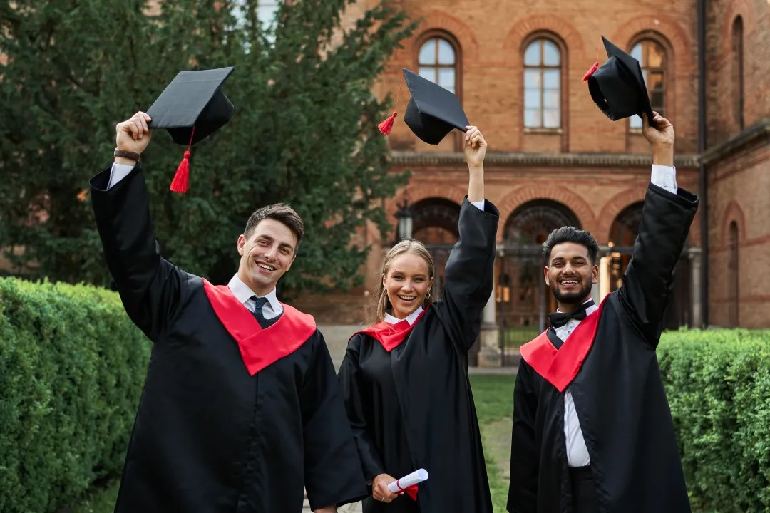 Top 10 Best Scholarships for Bangladeshi Students