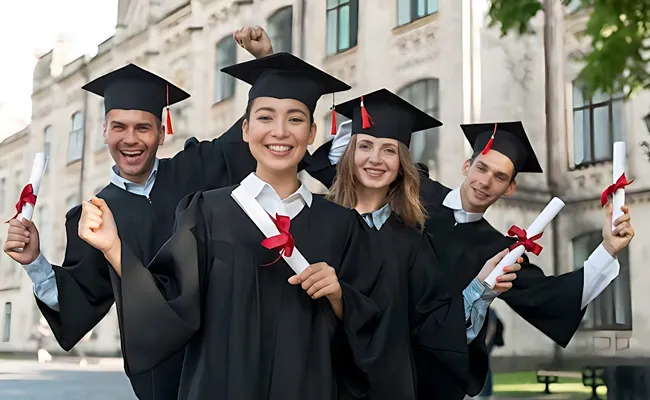 Top 10 Best Scholarships for Brazilian Students